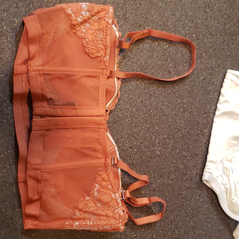 Bra - Picture 2 of 3